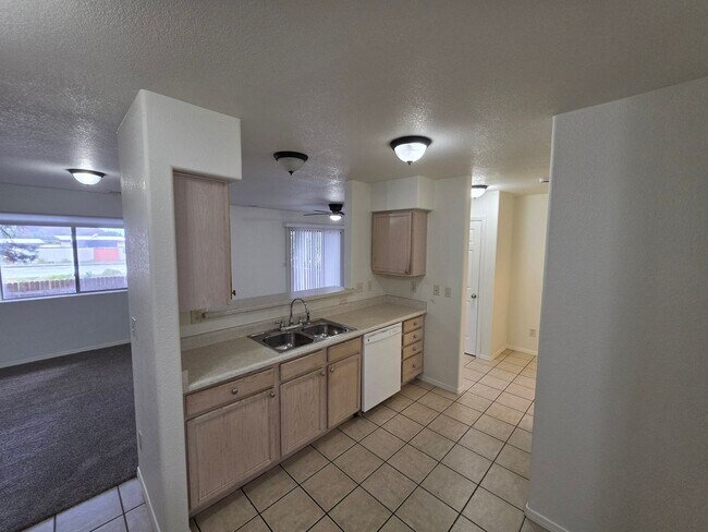 Building Photo - 6452 N Conrad Ln