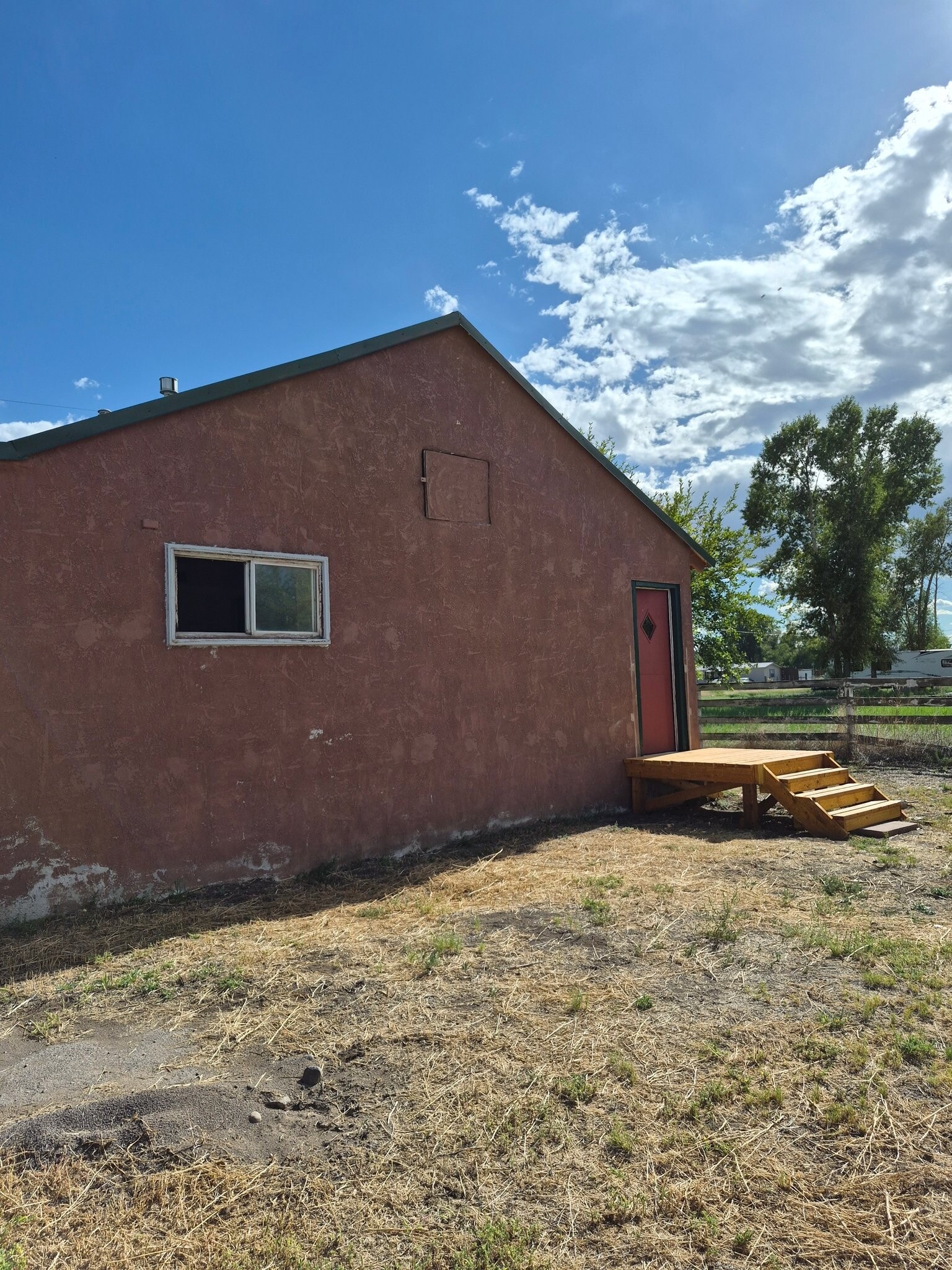 Building Photo - 665 Greenleaf St