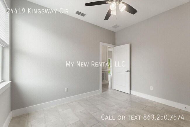 Building Photo - 24419 SW Kingsway Cir
