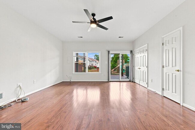 Building Photo - 6147 Early Autumn Dr
