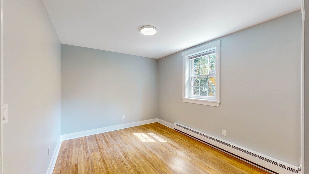 Building Photo - 131 Sherman St