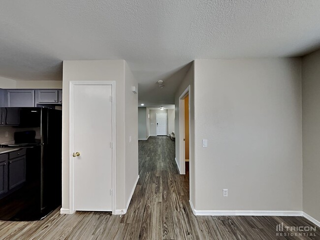 Building Photo - 2618 S Devonna Ln