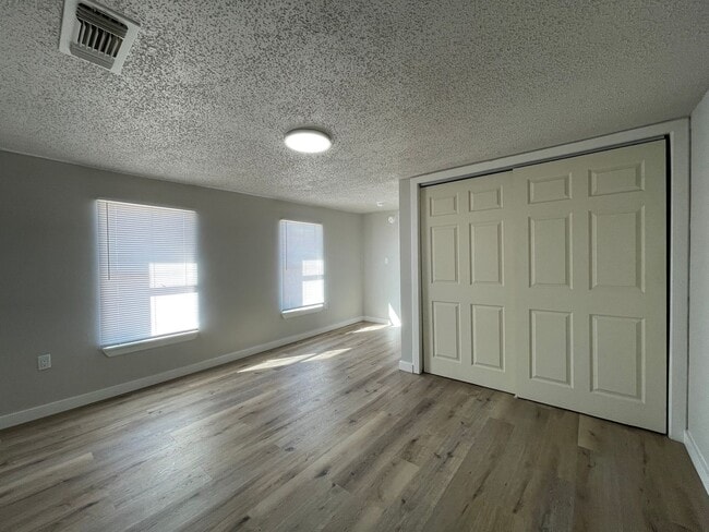 Building Photo - Built-Strong Big?Spring Residence – Durability Meets All-Season Comfort