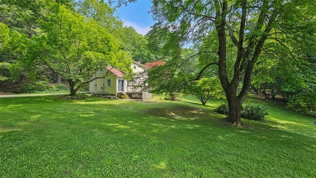 Building Photo - 180 Shoddy Hollow Rd
