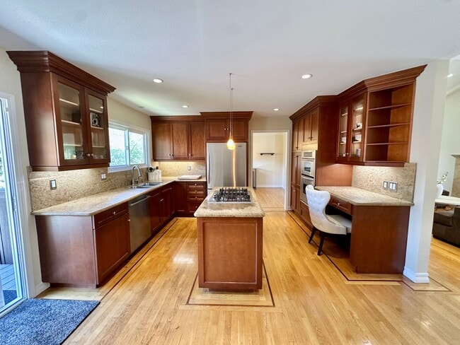 Building Photo - Beautiful San Rafael Home