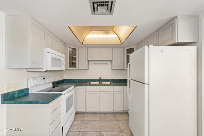 Building Photo - 8037 N 40th Ave