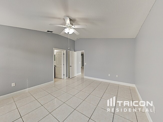 Building Photo - 871 Jarnac Dr