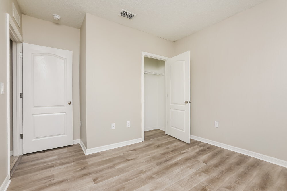 Building Photo - 5586 Western Sun Dr