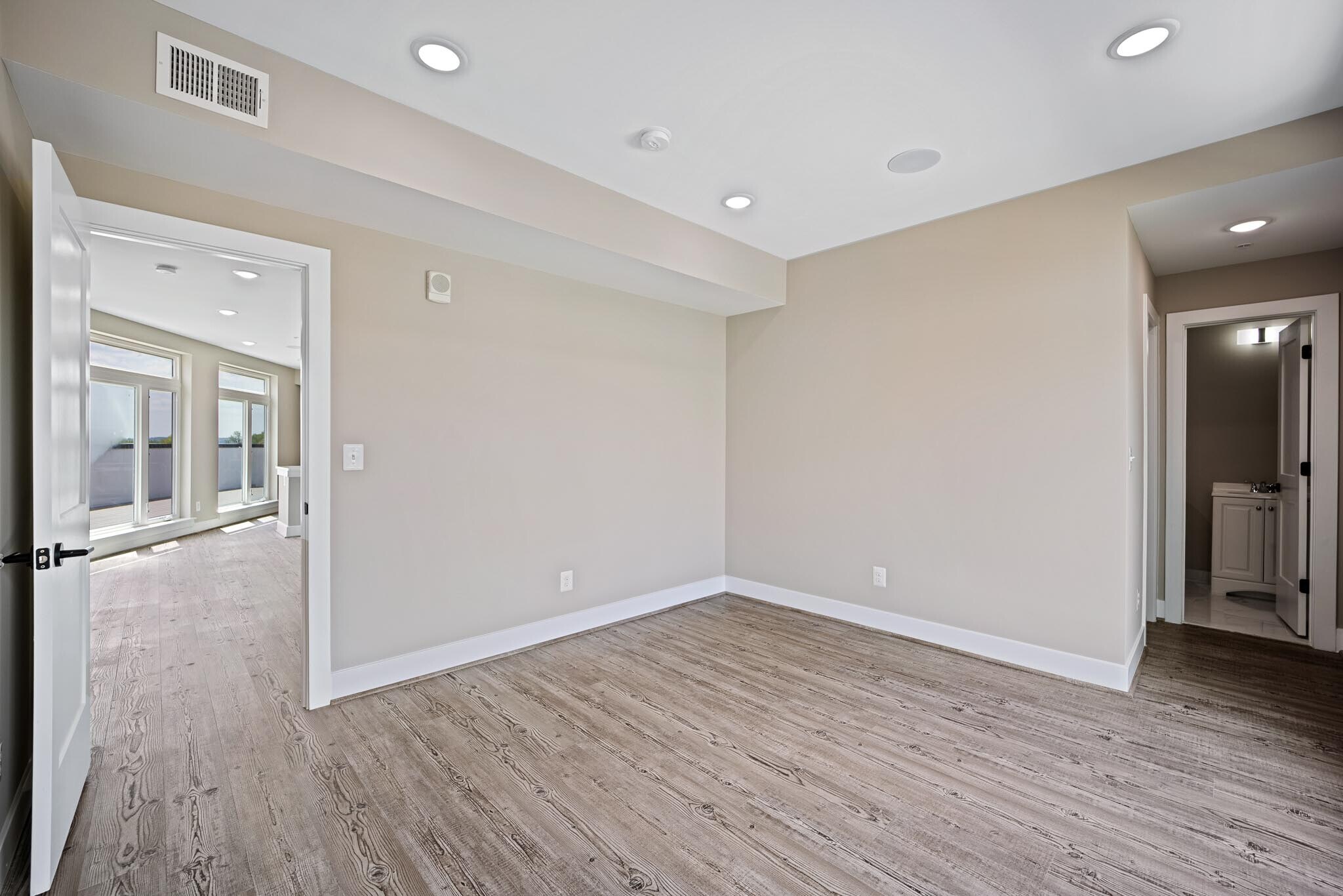 Building Photo - 1617 Rhode Island Ave NE