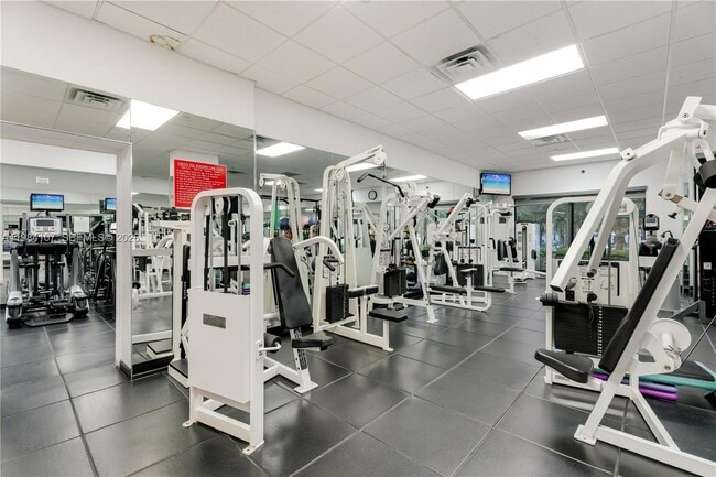 Building Photo - 1 Grove Isle Dr