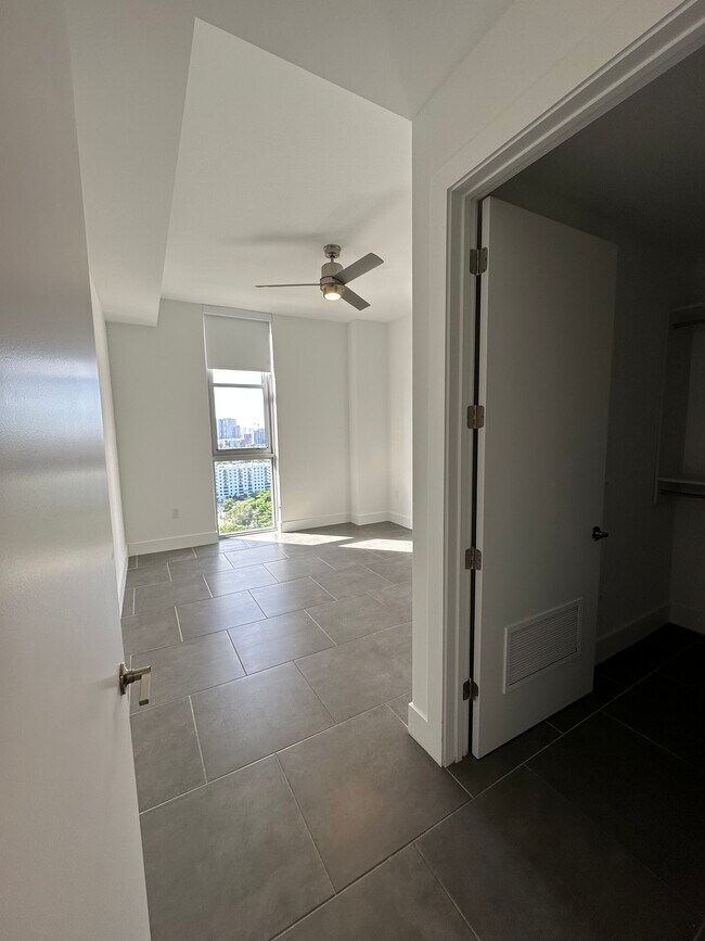 Building Photo - 235 NE 29th St