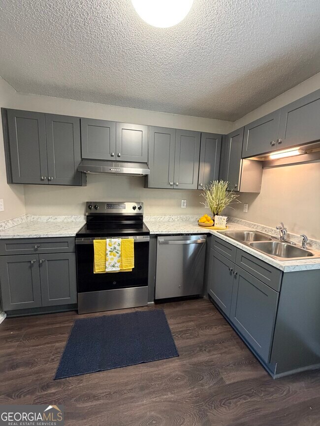 Building Photo - 73 Talbot Ct