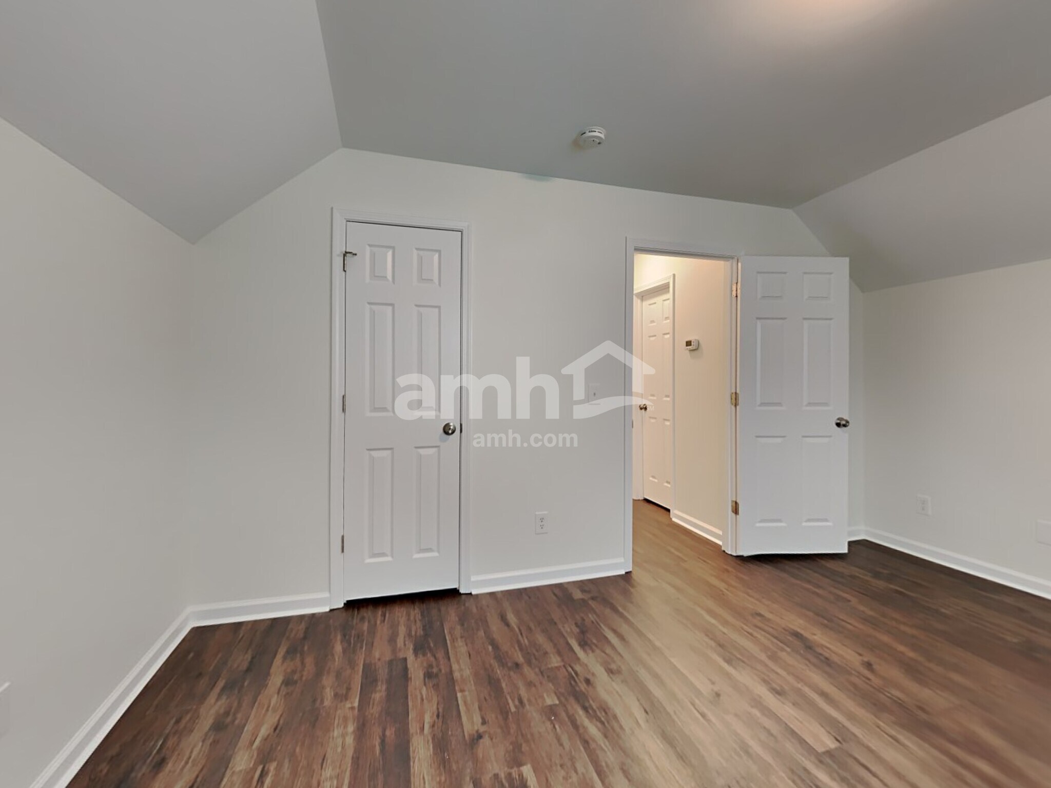 Building Photo - 144 Old Pond Cir