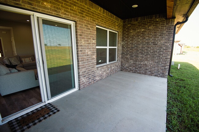 Building Photo - 110 Bandera ST
