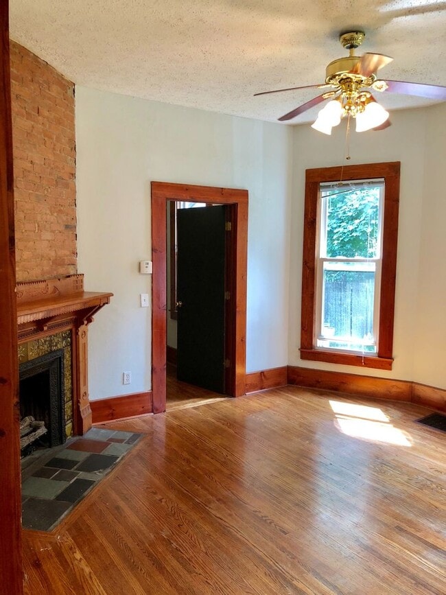 Building Photo - 15 Hanna Pl