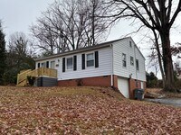 Building Photo - 2 BDRM 1 BA HOME- $1,200 MONTH, $1,200 DEPOSIT!!