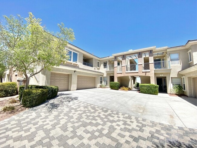 Primary Photo - Gorgeous Summerlin 2 Bedroom, 2 Bathroom C...