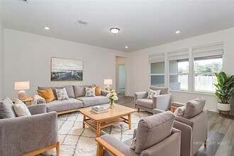 Building Photo - 1621 Stinnett Dr