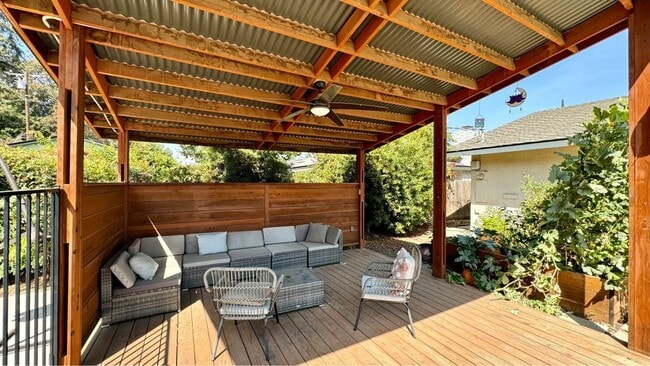 Building Photo - 3339 W Cambridge Ave