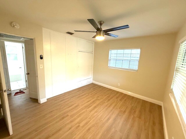 Building Photo - 1471 Park St