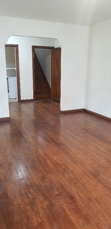 Building Photo - 25 Glencoe Ave