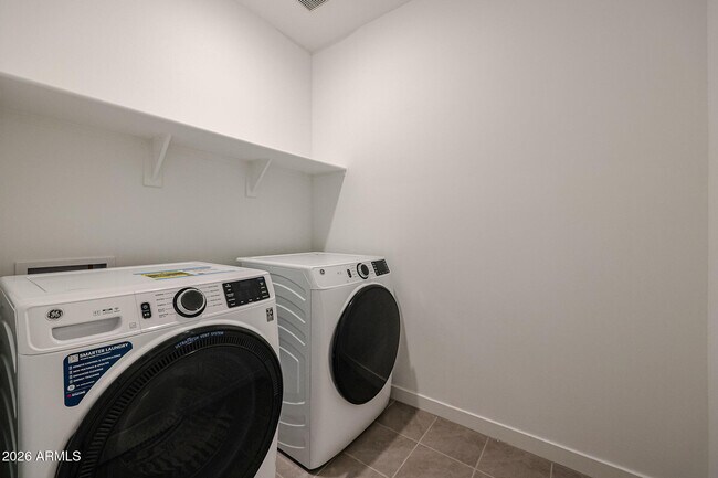 Building Photo - 7763 N 86th Ln