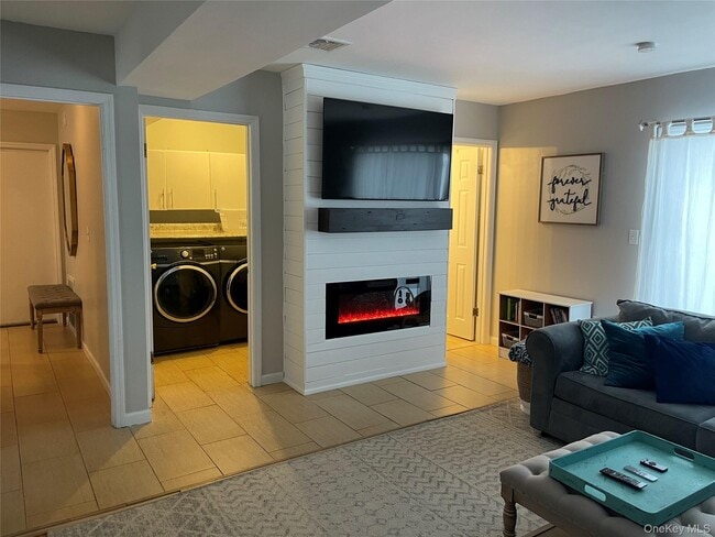 Building Photo - 18 Hawkins St