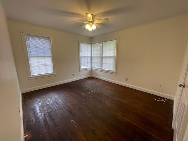 Building Photo - Cozy Home Located In Broadmoor