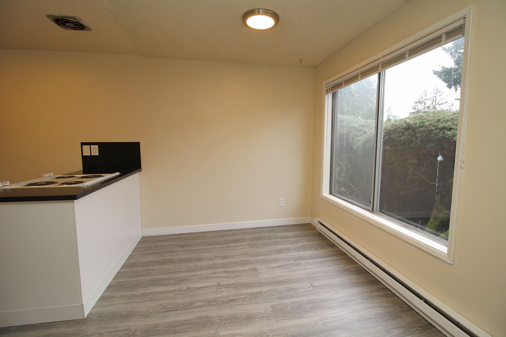 Building Photo - 8924-8934 SE Ellis St