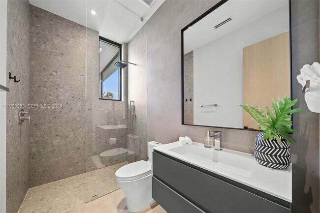 Building Photo - 4585 Nautilus Dr