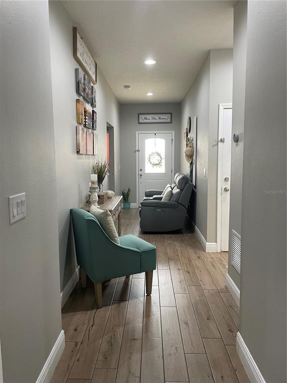 Building Photo - 8835 Hinsdale Heights Dr