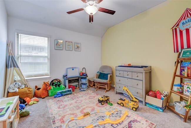 Building Photo - 13026 Sheildaig St