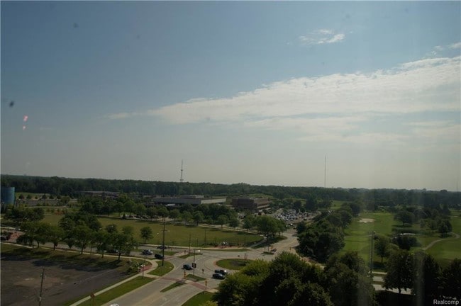 Building Photo - 5000 Town Center Dr