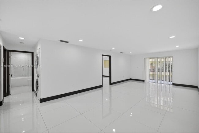 Building Photo - 8851 NW 119th St