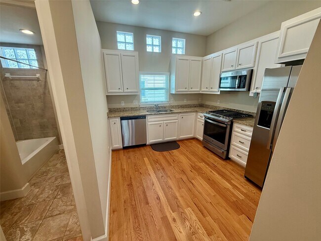Building Photo - 8705 Bryam St