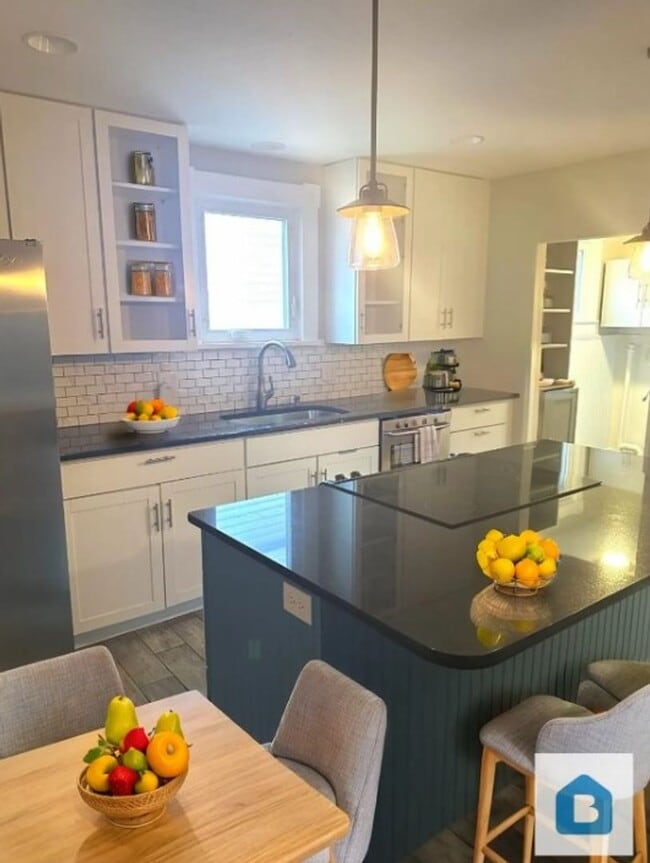 Building Photo - Beautiful 3 Bed/2 Bath in Downtown Colorado Springs!