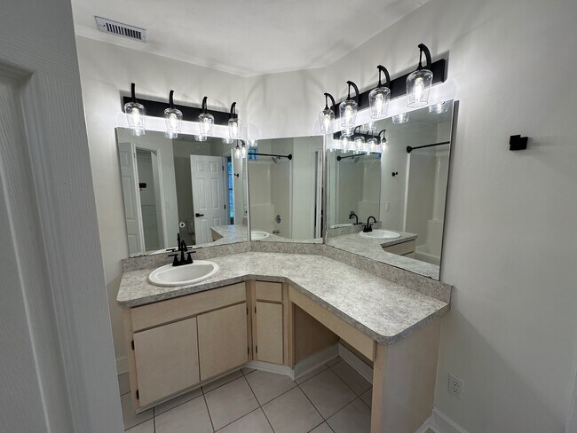 Master Bathroom - 2159 Fallbrooke Ct