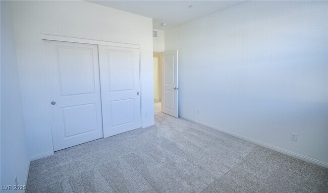 Building Photo - 552 Parkwind Ln