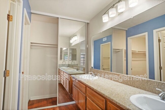 Building Photo - 1535 Apache Dr