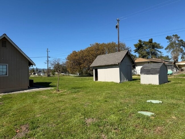 Building Photo - Unique 2 Bedroom Country Property Vacaville *Star Rentals