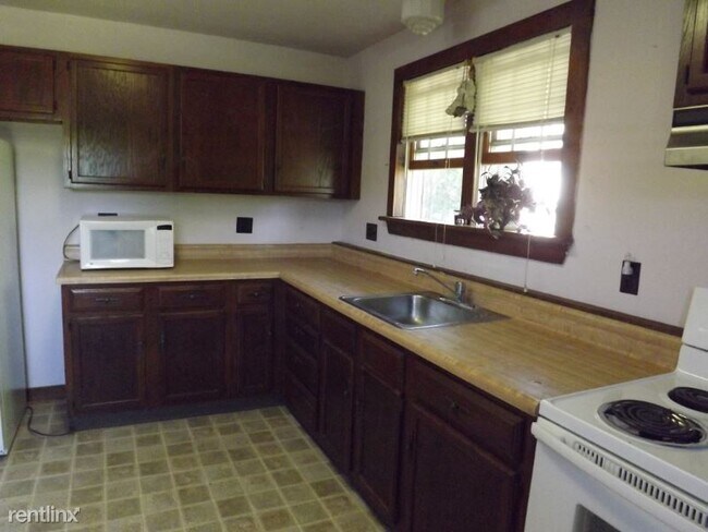 Building Photo - 1 br, 1 bath House - 172 German Hill Rd