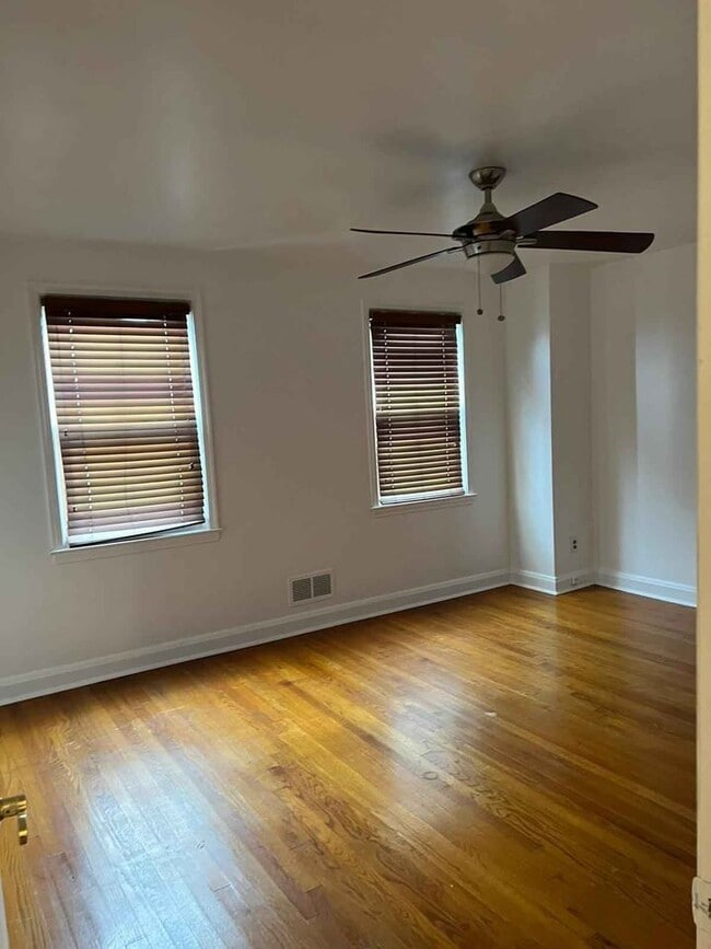 Building Photo - 7504 School Ave