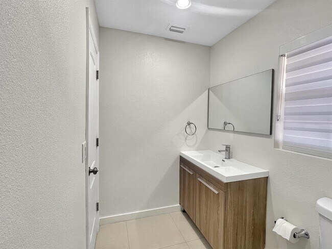 Building Photo - 17621 NW 47th Ct