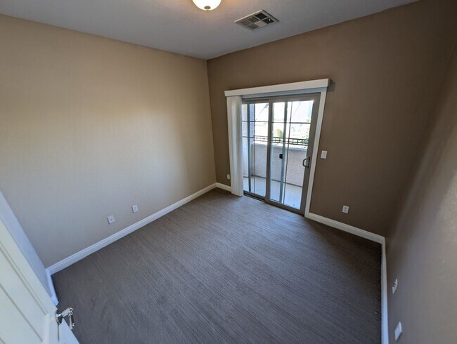 Building Photo - 9149 Tudor Park Pl