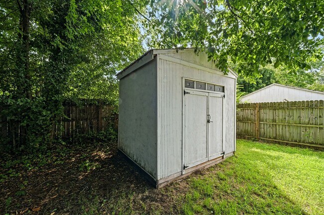 Building Photo - 1512 Rolfe Pl