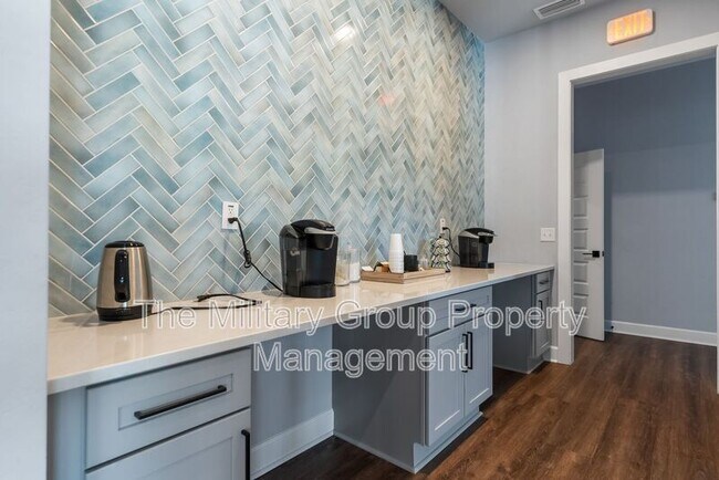 Building Photo - 6901 SW Lugano Ct