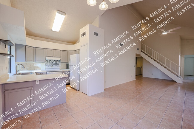 Building Photo - 4683 W Ivanhoe St