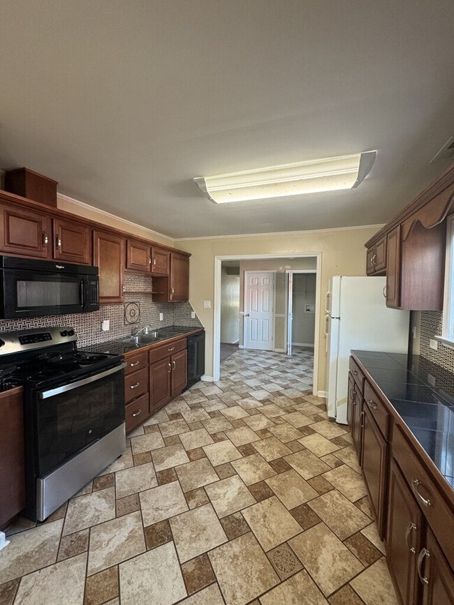 Building Photo - 503 Nelson Dr