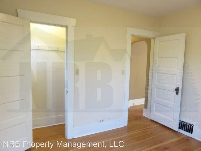 Building Photo - 3 br, 1 bath House - 1013 S Lawrence St