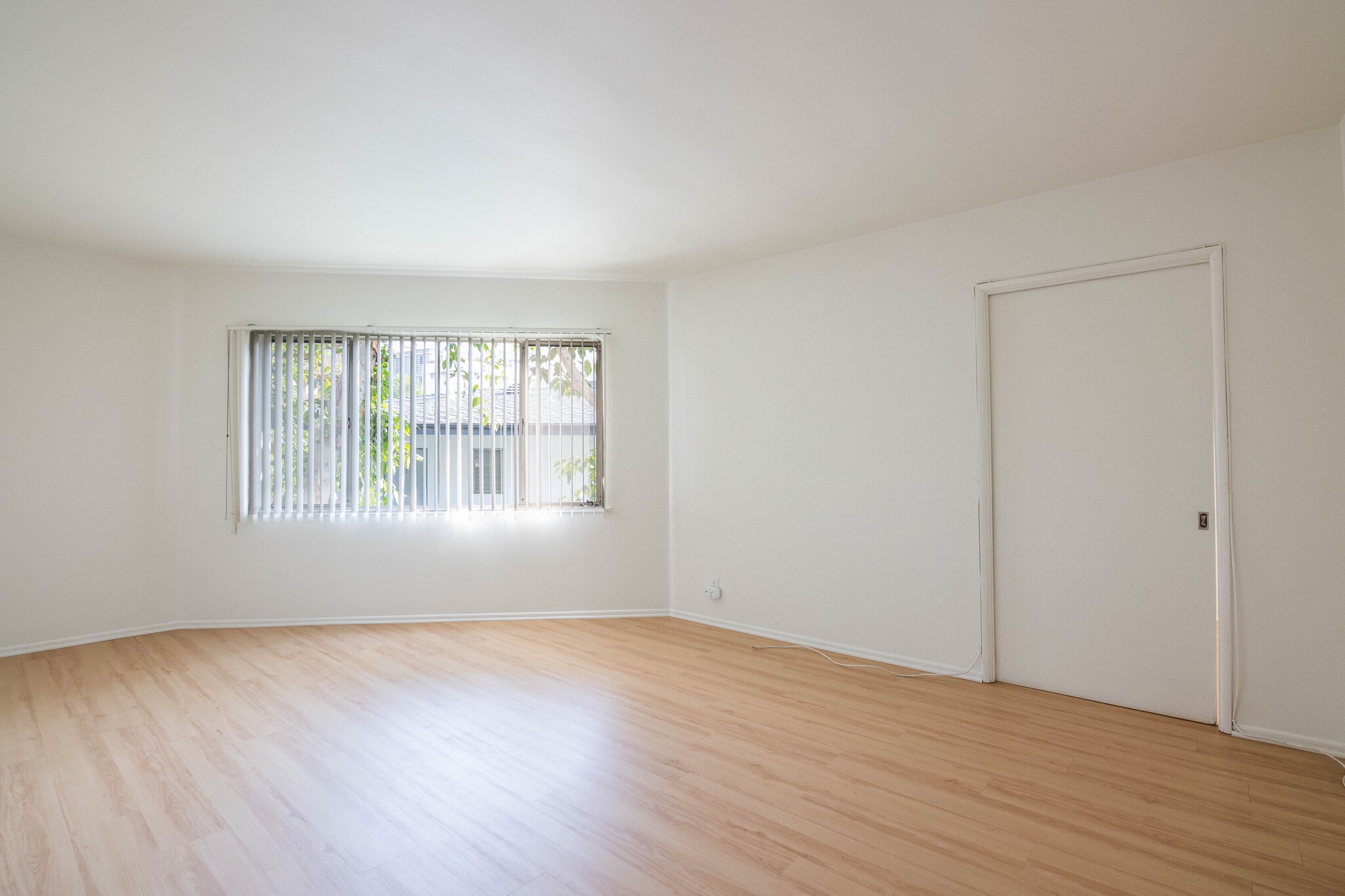 Building Photo - 669 Levering Ave